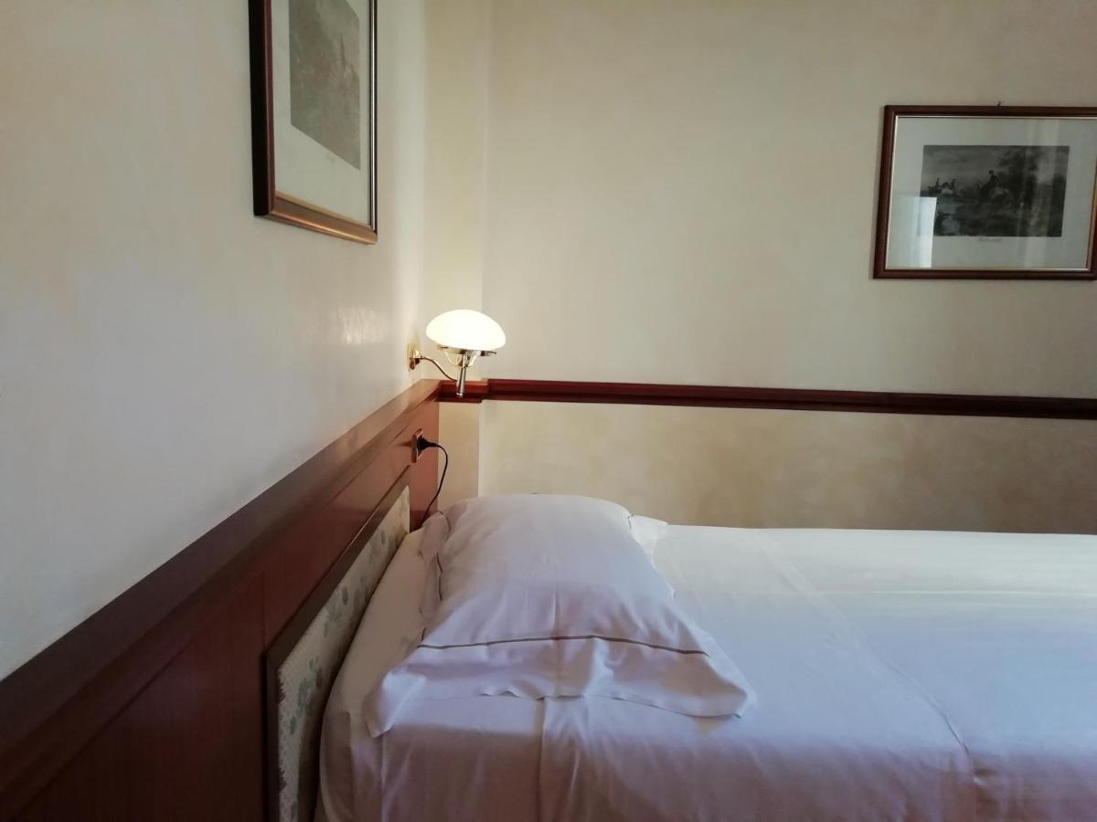 Phi Hotel Dei Medaglioni Correggio Eksteriør bilde